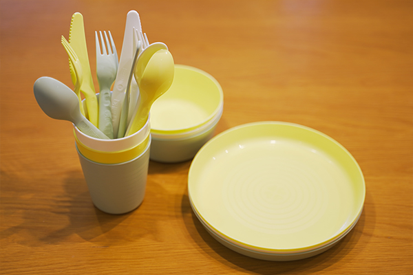 子ども用食器類の写真